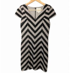 Aryn K Gray & Black Chevron Sheath Dress Short Sleeve Small Business Cocktail